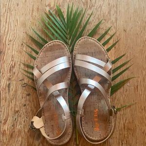 Korks Jerrick Strappy Sandal, Size 7.5